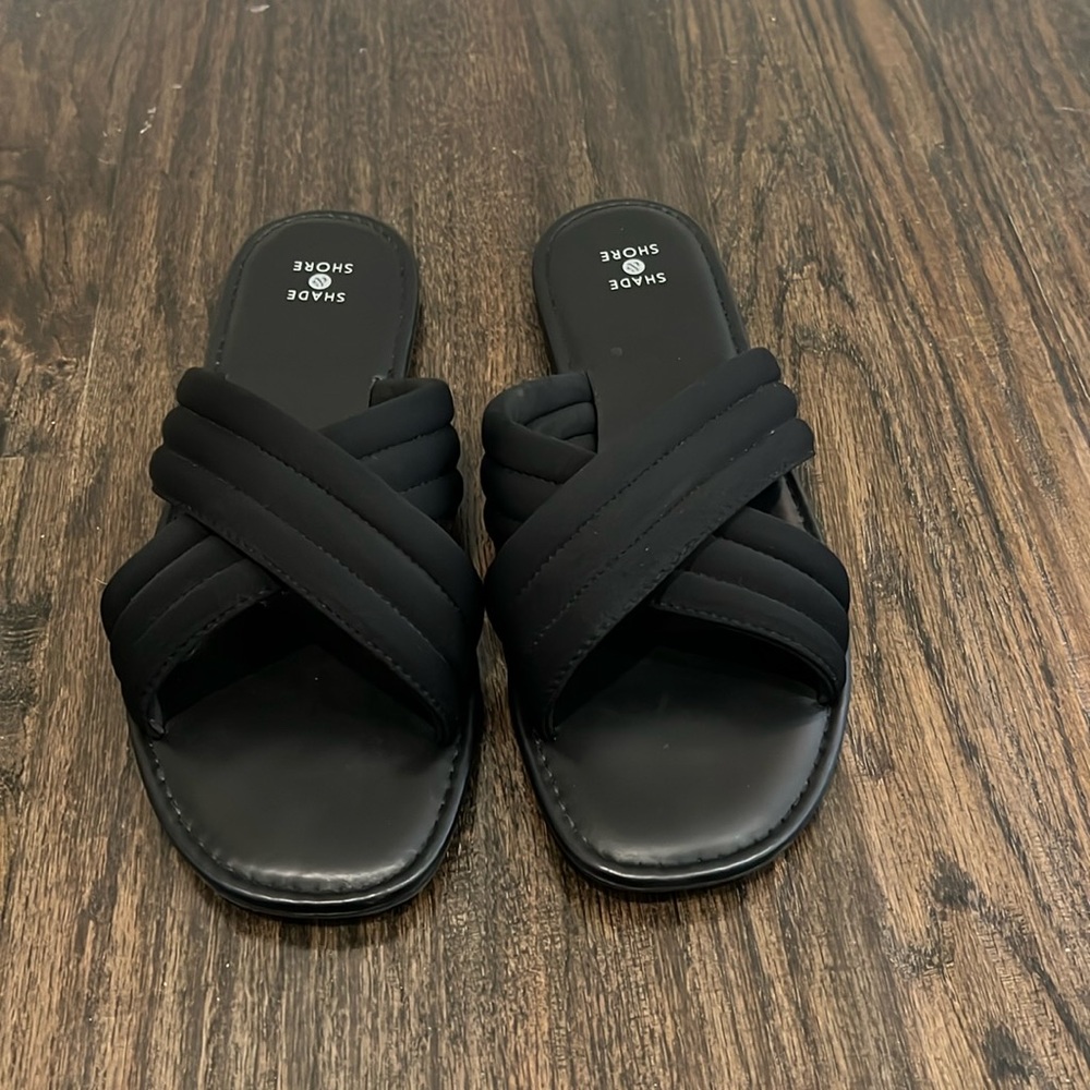 Shade and Shore brand slides. Size 10